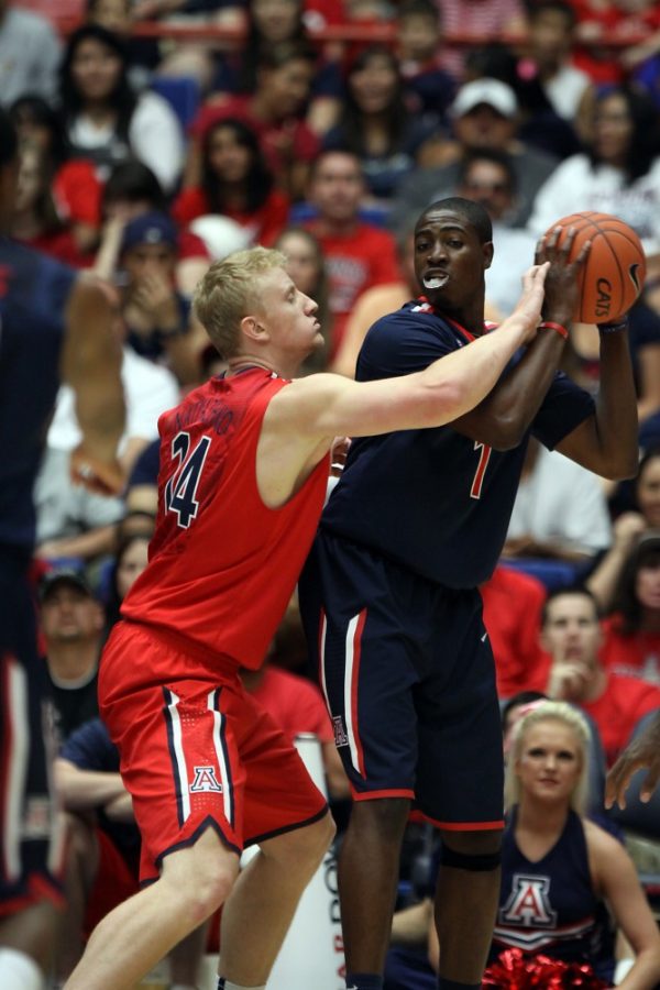 Colin+Darland+%2F+Daily+Wildcat%0A%0AThe+Arizona+Wildcats+mens+basketball+team+went+head+to+head+in+its+2011+red+%26+blue+scrimmage+match+from+McKale+Center+in+Tucson%2C+Ariz.+on+Saturday%2C+October+22%2C+2011.+The+red+squad+defeated+the+blue+squad+67+to+54.