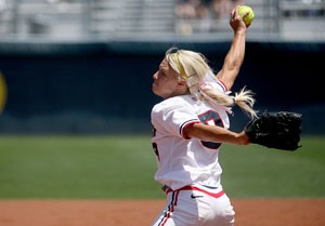 Arizona pitcher Taryne Mowatt swings her arm in mid-pitch in yesterdays 13-1 win over Oregon State at Hillenbrand Stadium. The Wildcats swept the Beavers this weekend but lost to Oregon 2-1 Friday.