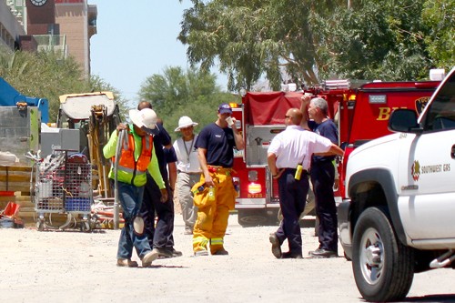 Gordon Bates / Arizona Daily Wildcat 
A gas leak this Monday resulted in evacuation of the dorm construction zone on 6th Street and Euclid. The Tucson Fire Department and Southwest Gas visited the scene to get the leak contained and to make it safe for construction to continue.
