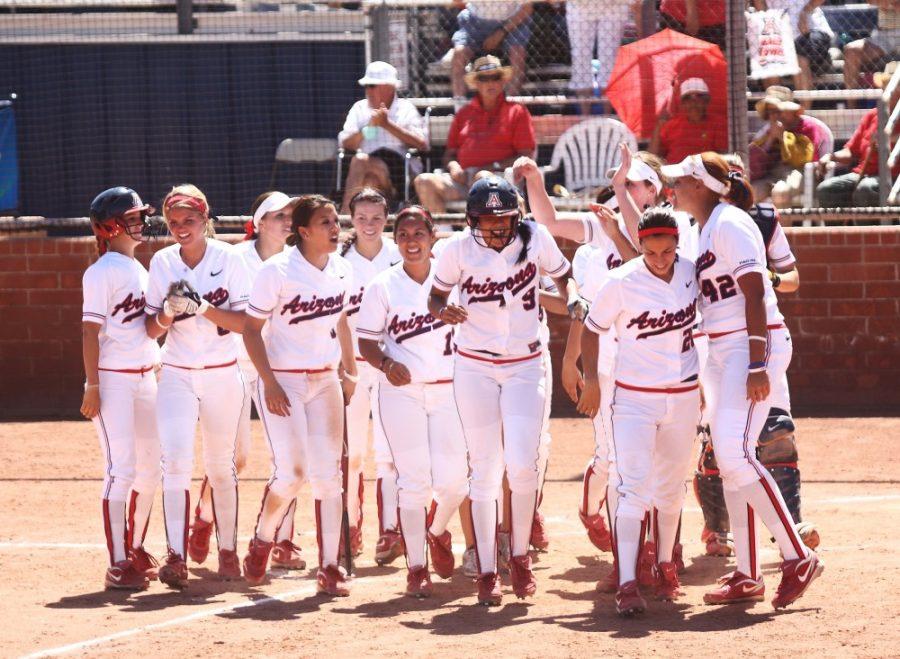 Arizona+congratulates+freshman+Matte+Haack+after+pinch-hitting+a+home+run+to+tie+the+game+at+four+runs+against+the+Hofstra+Pride+in+the+finale+of+the+Tucson+Regional+Sunday+at+Hillenbrand+Stadium.+Arizona+would+go+on+to+win+10-6+thanks+to+a+walk-off+grand+slam+by+sophomore+Lini+Koria.