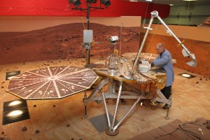 Model lander puts Mars here on Earth