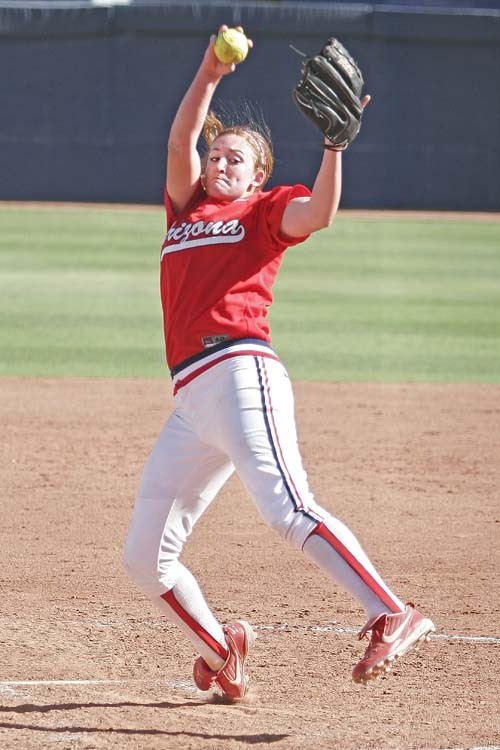 True+Feshman+Kenzie+Fowler+hurls+the+ball+towards+the+plate+in+Arizonas+opening+game+of+fall+ball+Sunday+at+Hillenbrand+Stadium.+Fowler+struck+out+14+batters+in+the+Wildcats+game+against+last+years+NJCAA+champion+Yavapai+College