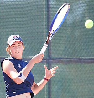 Freshman tennis player Danielle Steinberg has stepped into the captains role after her duty in the Israeli Defense Forces. After receiving special conditions as an athlete in the army, she now finds herself in the No. 2 position on No. 46 Arizonas 7-0 team.