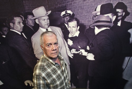 Bob Jackson, shown on Thursday, February 10, 2010, won a Pulitzer prize for his photograph of the slaying of Lee Harvey Oswald in 1963. Jackson, now 75, is the subject of a Sixth Floor Museum special exhibit in Dallas, Texas. (Ron T. Ennis/Fort Worth Star-Telegram/MCT)