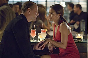In Perfect Stranger, a reporter (Halle Berry) tries to connect a murder to a powerful ad executive (Bruce Willis). A few twists and turns later, the viewers are still left not knowing what is going on.