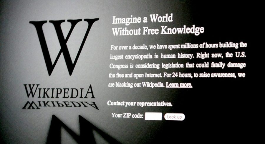 Will+Ferguson+%2F+Arizona+Daily+Wildcat%0A%0AWikipedia.org+blacked+out+their+English+website+for+24+hours+starting+at+midnight+on+Jan.+18+to+encourage+awareness+about+two+internet+censorship+bills%3B+the+Stop+Online+Piracy+Act+%28SOPA%29+and+the+Protect+IP+Act+%28PIPA%29%2C+which+could+potentially+cripple+the+internets+free+flow+of+information+in+a+largely+devastating+way.
