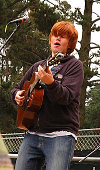 Singer/songwriter Brett Dennen will play at Club Congress tomorrow for a variety of Tucson organizations including No More Deaths. Thats just one reason those guys should turn up the air conditioning.