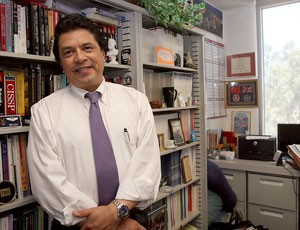 Roberto Mejias, a professor in management information systems, graduated with a Ph.D. from the UA in 1995. He teaches in the Eller College of Management and gives students participation points for volunteering for nonprofit organizations.