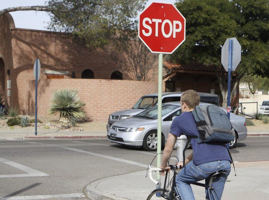 Will+Ferguson+%2F+Arizona+Daily+Wildcat%0A%0AA+pedestrian+approaches+an+intersection+as+state+lawmakers+are+considering+a+new+law+that+would+allow+bicyclists+to+treat+a+stop+sign+like+a+yield+sign.+