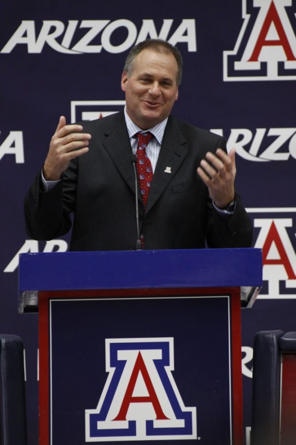 Rich+Rodriguez+speaks+during+the+press+conference+to+officially+announce+his+appointment+to+the+head+coach+of+UA+football%2C+on+22+Nov.+2011.++%0A%0AKeith+Hickman-Perfetti%2F+Arizona+Daily+Wildcat