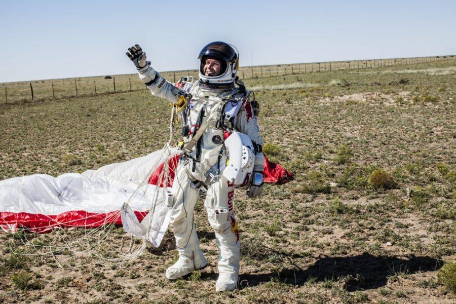 Oct.+14%2C+2012+-+Roswell%2C+New+Mexico%2C+U.S.+-+Pilot+FELIX+BAUMGARTNER+of+Austria+celebrates+after+successfully+completing+the+final+manned+flight+for+Red+Bull+Stratos.+Baumgartner+broke+the+record+for+highest+ever+skydive+by+jumping+out+of+a+balloon+128%2C000+feet+%2824+miles%29+and+breaking+the+sound+barrier%2C+achieving+Mach+1.24+-+833.9+miles+per+hour.+%28Credit+Image%3A+