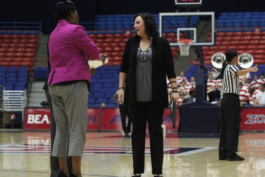 John Routh /  Arizona Daily Wildcat

UA womens basketball assistant coach Calamity McEntire talks during a game against Grand Canyon University.