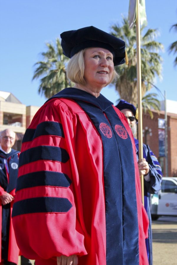 Kyle+Wasson+%2F++Arizona+Daily+Wildcat%0A%0AStudents+and+members+of+the+community+gathered+for+UAs+first+woman+president%2C+Ann+Weaver+Harts%2C+inauguration+ceremony%2C+Nov+30.