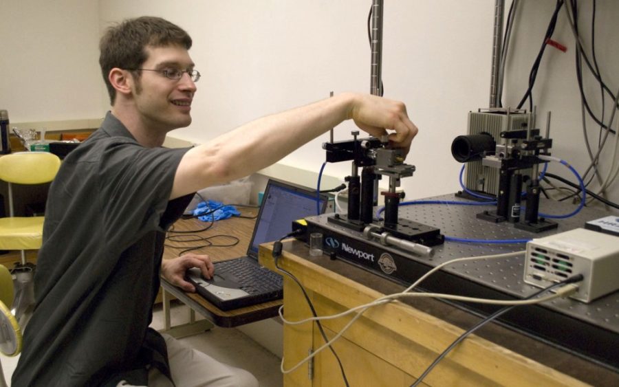 Matthew+Fulton+%2F+Arizona+Daily+Wildcat%0A%0ABrian+Fox%2C+a+grad+student+studying+fiber+optics%2C+conducts+reseach+at+the+Arizona+Materials+Laboratory.+As+part+of+his+research%2C+one+of+his+fibers+recently+made+a+trip+to+space.