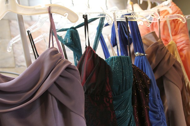 UA sororities donate prom dresses to Cinderellas Closet