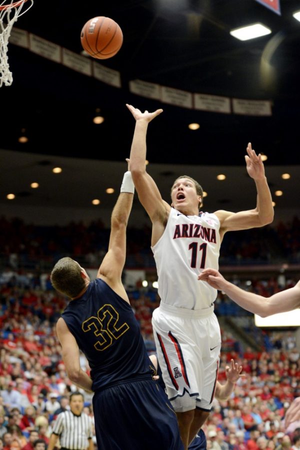 Ryan+Revock+%2F+The+Daily+Wildcat%0A%0AAaron+Gordon+shoots+a+jump+shot+against+Augustana+on+Oct.+28+at+the+McKale+Memorial+Center.+
