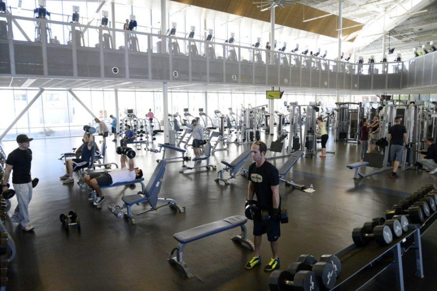 Ryan+Revock+%2F+The+Daily+Wildcat%0A%0AUniversity+of+Arizona+community+members+workout+at+the+Rec+Center+on+Tuesday.