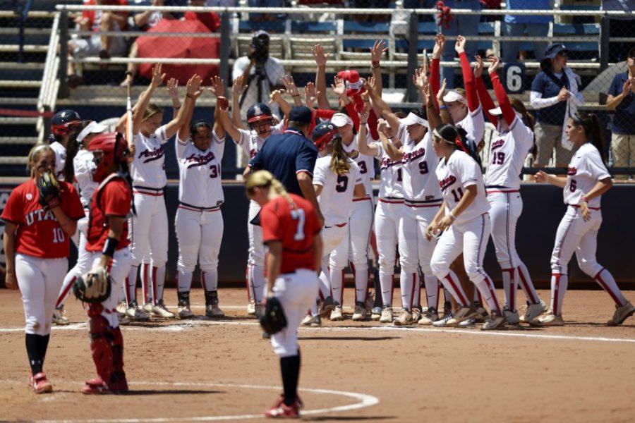%09Arizona+junior+utility+Hallie+Wilson+%285%29+is+greeted+by+her+teammates+at+home+plate+after+hitting+a+home+run+during+Arizona%26%238217%3Bs+8-3+win+against+Utah+at+Hillenbrand+Stadium+on+Sunday.+The+Wildcats+remained+fourth+in+the+Daily+Wildcat+Pac-12+power+rankings.