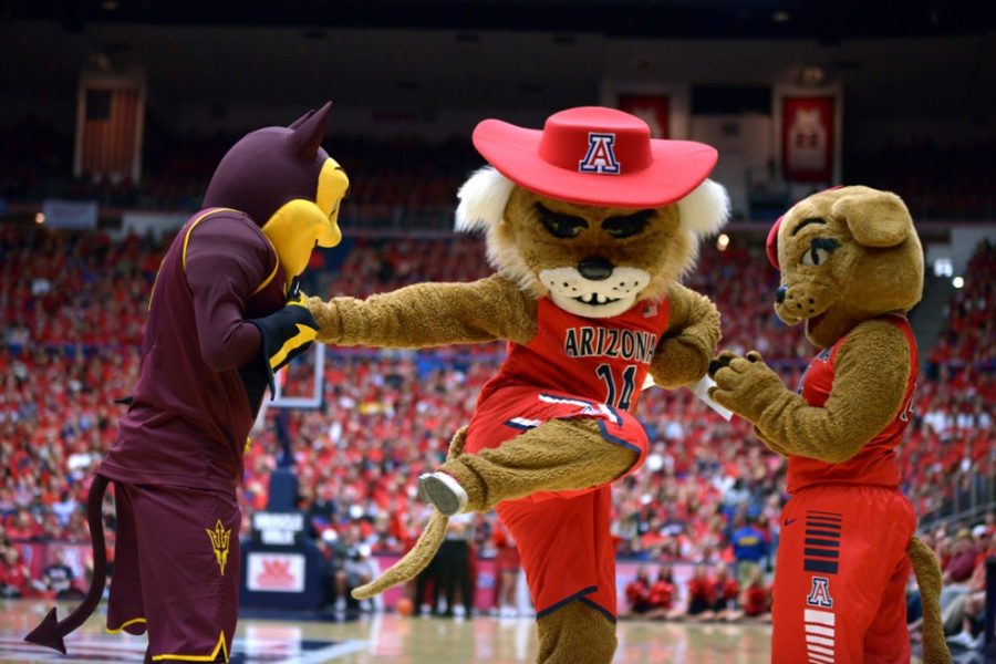%09Wilbur+keeps+Sparky+the+Sun+Devil%2C+ASU%26%238217%3Bs+mascot%2C+away+from+Wilma+during+the+UA+vs.+ASU+basketball+game+in+the+2013-14+season.+Wilbur+and+Wilma+were+married+in+1986.+