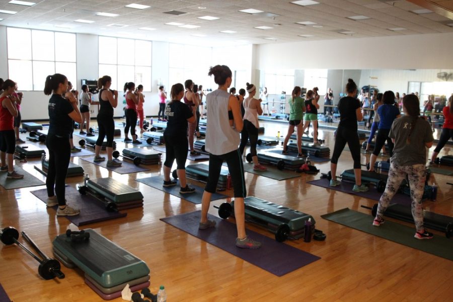 A+group+fitness+class+offered+by+the+Student+Recreation+Center+called+Body+Pump.+Taking+advantage+of+classes+offered+at+the+Rec+Center+is+a+healthy+way+to+relieve+stress.