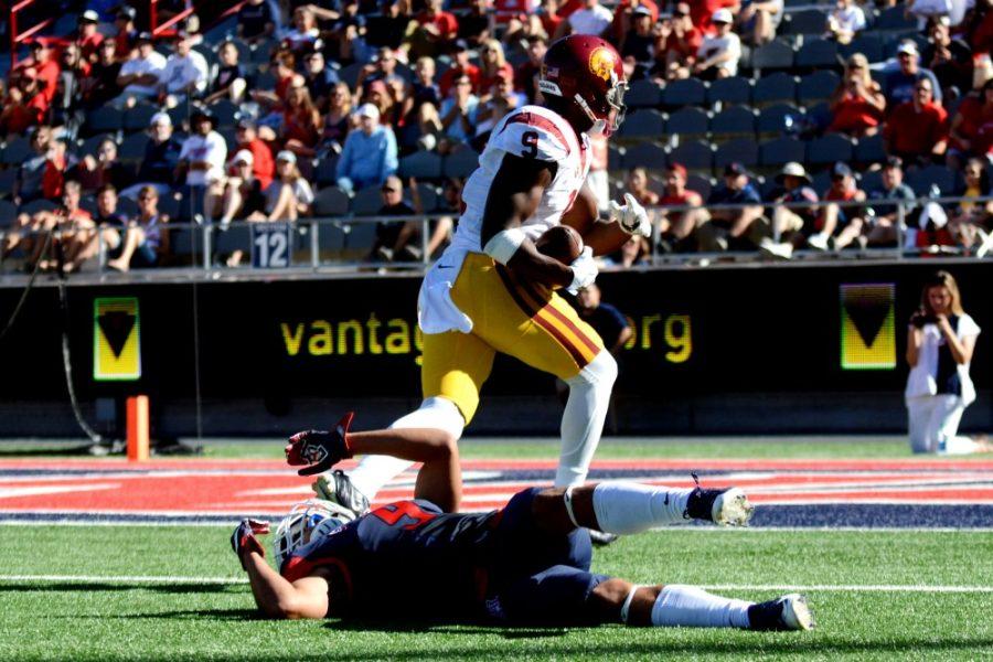 USC+wide+receiever+JuJu+Smith-Schuster+leaves+Arizona%26%238217%3Bs+Tony+Ellison+in+the+dust+as+he+runs+toward+the+endzone+for+a+touchdown+on+Saturday%2C+Oct.+15.