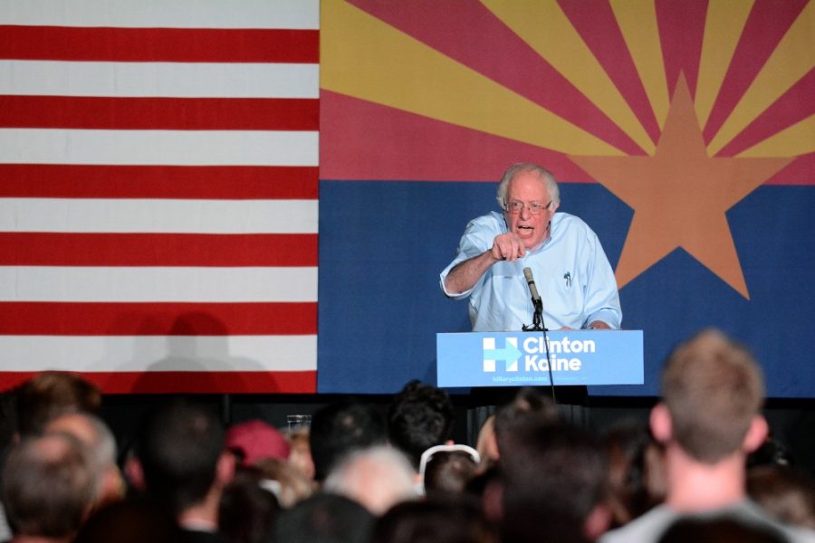 Senator+Bernie+Sanders+urges+the+crowd+to+vote+for+Democractic+Part+presidential+nominee+Hillary+Clinton+in+the+November+election+at+the+Tucson+Early+Vote+Rally+with+Sen.+Bernie+Sanders+on+the+UA+mall+on+Wednesday%2C+Oct.+18%2C+2016.