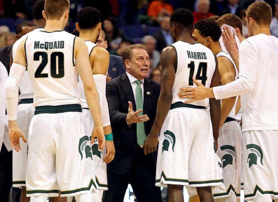 Michigan State head coach Tom Izzo, middle, during a time out in the second half against Middle Tennessee State in the first round of the NCAA Tournamet on Friday, March 18, 2016, at Scottrade Center in St. Louis. Middle Tennesee State won, 90-81. (Christian Gooden/St. Louis Post-Dispatch/TNS)