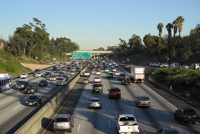 Afternoon early rush hour traffic on Interstate 10 in Los Angeles. A team of researchers from several institutions are investigating how to improve safety and efficiency on a stretch of the road.