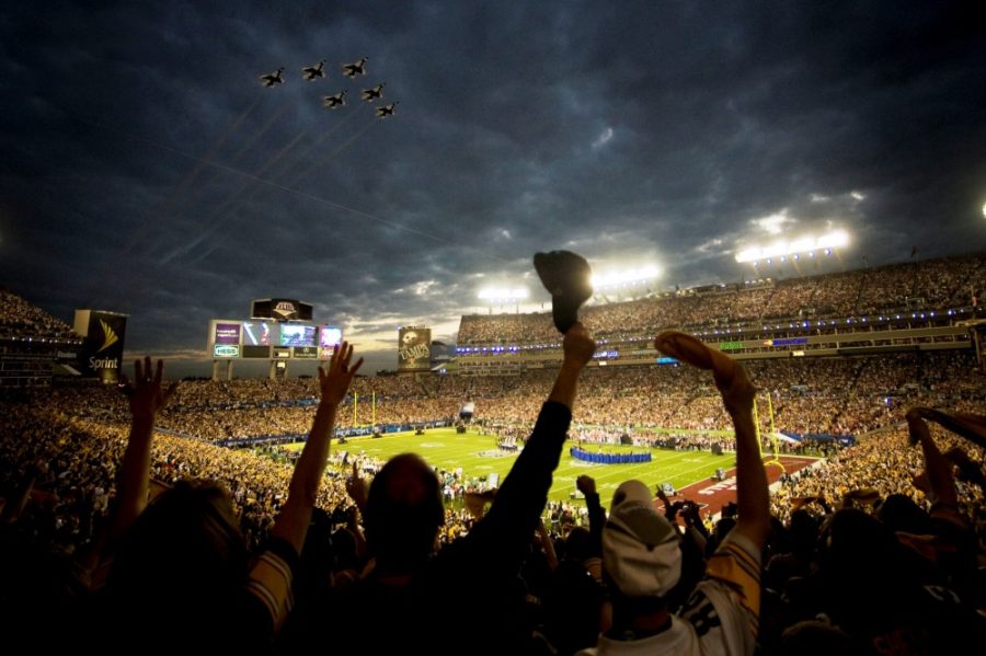 The+U.S.+Air+Force+Thunderbirds+fly+over+Superbowl+XLIII+prior+to+kickoff+in+Tampa%2C+Fla.%2C+Feb.+1.