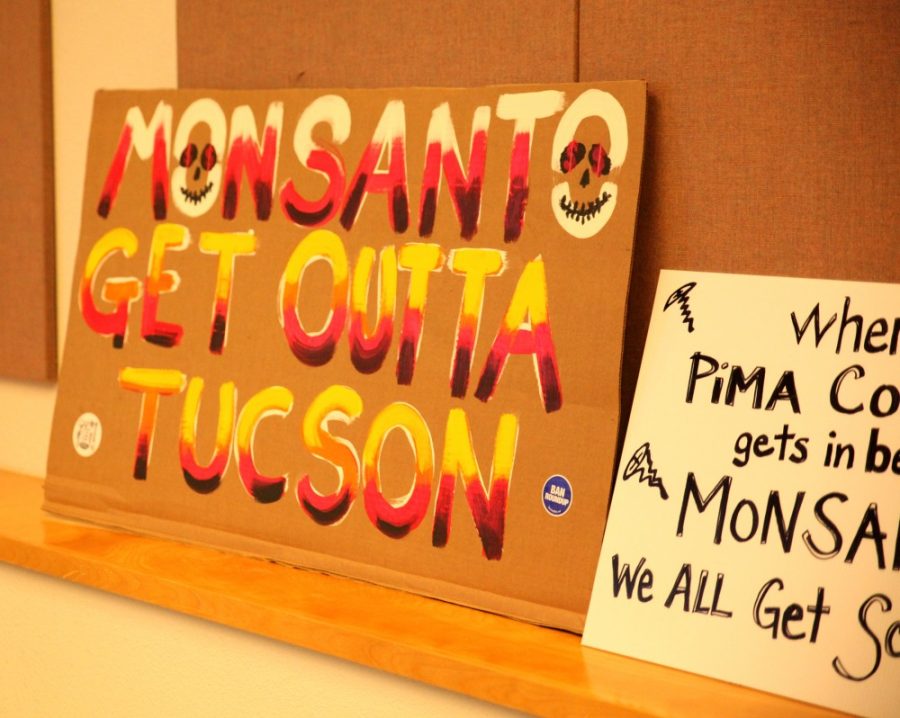 Large crowd protests Monsantos plans to build greenhouse in Tucson