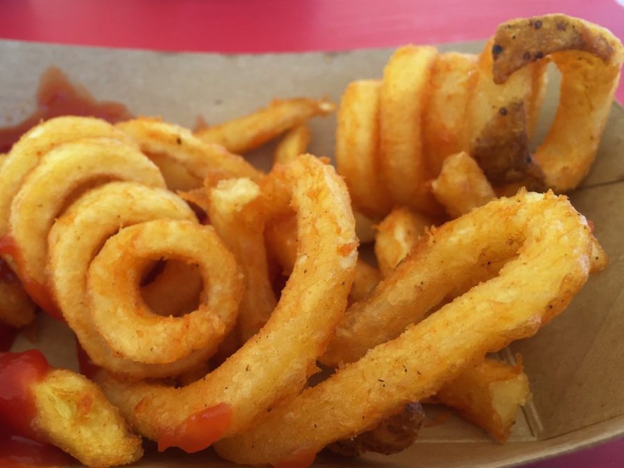 Curly+Fries+at+Spring+Fling+on+the+UA+Mall+on+April+9%2C+2016.+Spring+Fling+offers+a+variety+of+fair+food+from+fry+bread+to+funnel+cakes.
