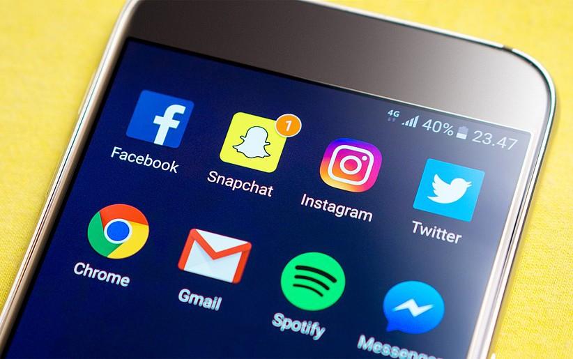 Screen+Snapchat+Facebook+Smartphone+Social+Media