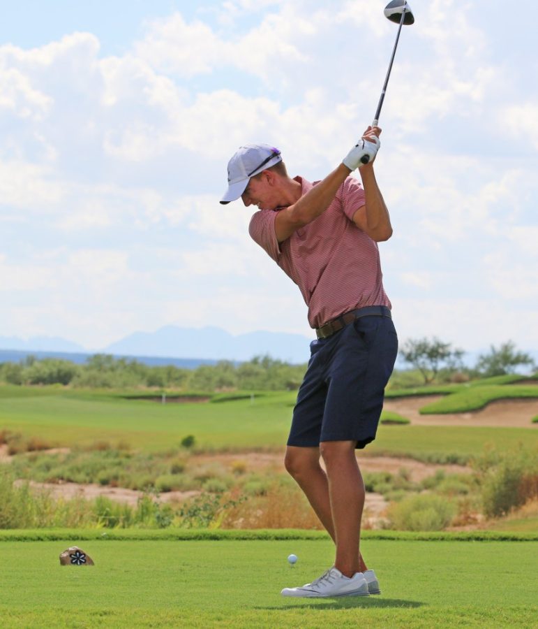 Arizona mens golf participates in the season qualifier. 