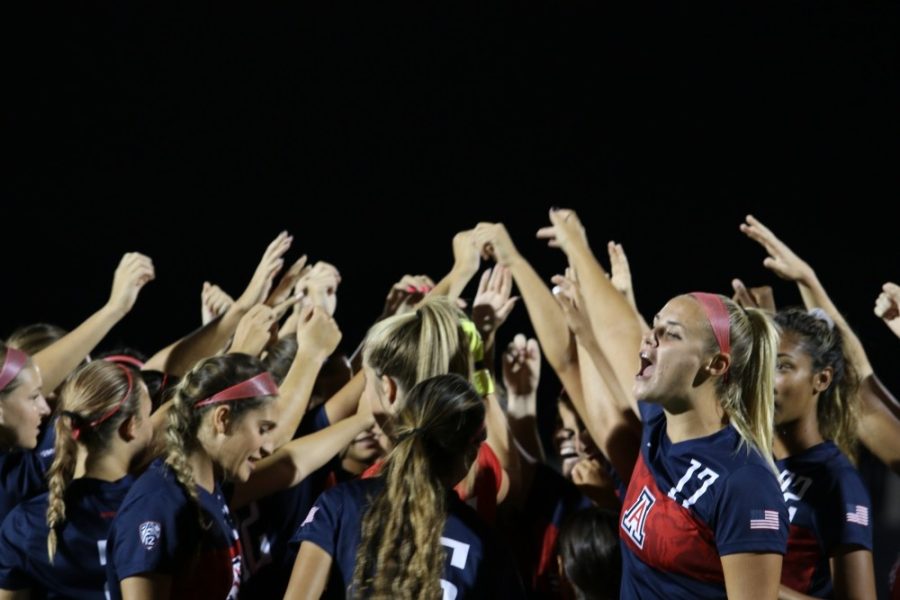 The+Arizona+soccer+team+huddles+before+their+game+against+USC+on+Oct.+5.