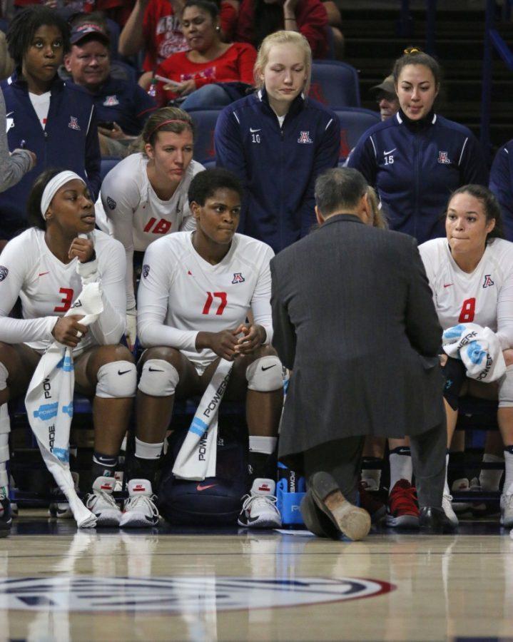 Arizona+head+volleyball+coach+Dave+Rubio+talks+to+his+team+during+the+Wildcats+match+with+the+Oregon+State+Beavers+on+Nov.+9+in+McKale+Center.+The+Wildcats+lost+0-3+to+the+Beavers.
