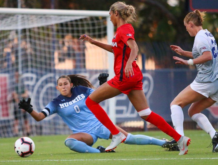 Arizonas+Jada+Talley+%2822%29+dribbles+past+Houston+goalkeeper%2C+Alanis+Guevara+%280%29%2C+during+the+Arizona-Houston+Baptist+game+on+Sunday+Aug.+26+at+the+Mulachy+Stadium+in+Tucson%2C+Ariz.+Jada+scored+two+out+of+the+Wildcats+six+goals+during+the+game.