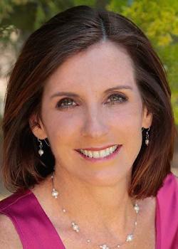 Martha McSally is currently trailing behind Kyrsten Sinema by 1.5 percentage points in the polls.