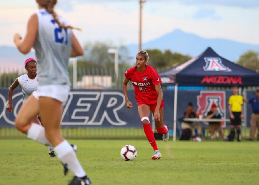 Arizonas+Jada+Talley+%2822%29+dribbles+down+the+field+during+the+Arizona-Houston+Baptist+game+on+Sunday+Aug.+26+at+the+Mulachy+Stadium+in+Tucson%2C+Ariz.+Jada+scored+two+out+of+the+Wildcats+six+goals+during+the+game.