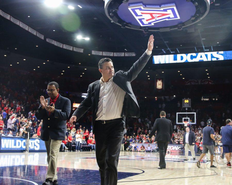 Sean Miller thanks the crowd for continuously supporting the Arizona mens basketball team. 