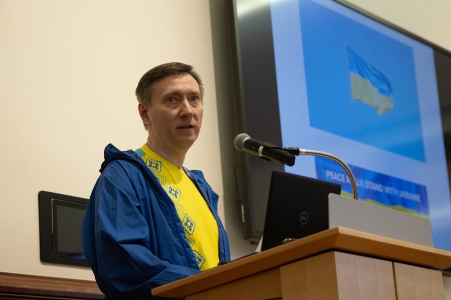 Pavlo+Krokhmal%2C+University+of+Arizona+professor+of+systems+and+industrial+engineering%2C+speaks+at+the+peace+rally+in+Old+Main+on+March+29.+Krokhmal+is+from+Kyiv%2C+Ukraine%2C+and+shared+his+perspective+on+the+Russia-Ukraine+war.