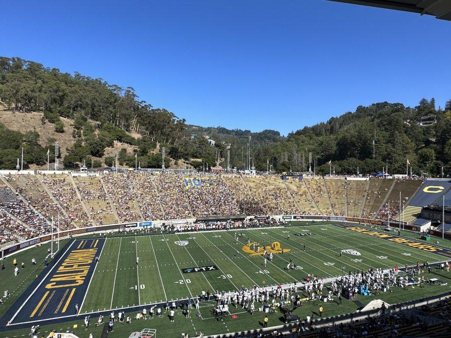 The Arizona Wildcats are currently playing the California Berkeley Golden Bears at California Memorial stadium on September 24. 