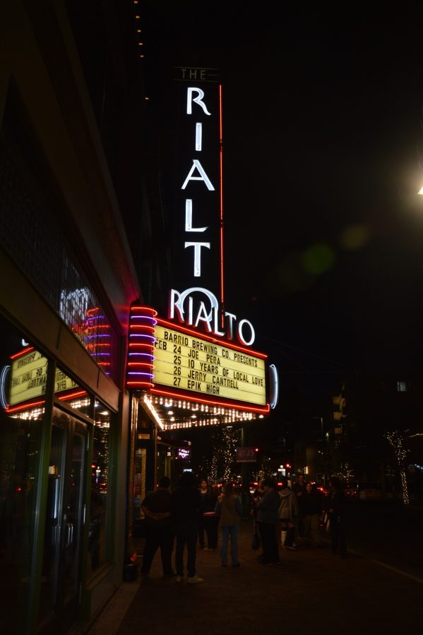 Concertgoers wait outside of The Rialto Theatre on Congress Street on Feb. 24. (Photo by Ileana Hubert, El Inde Arizona)