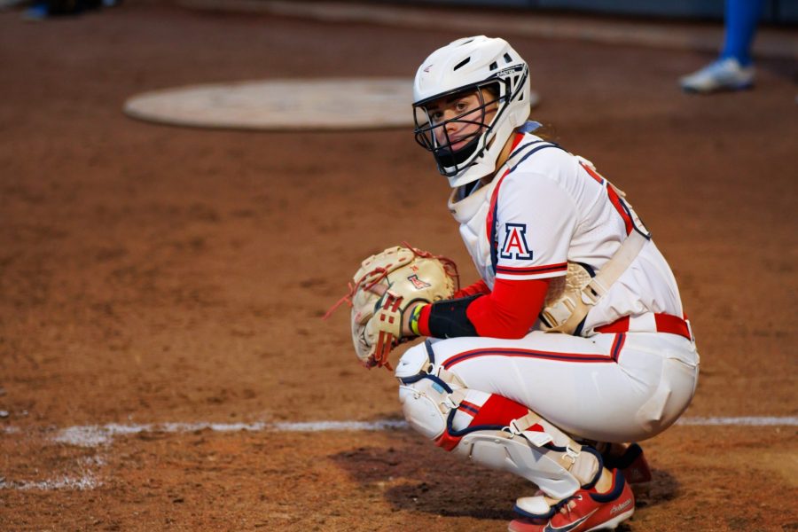 Arizona+softballs+Olivia+DiNardo+catches+in+a+game+against+UCLA+on+April+14+at+Hillenbrand+Stadium.+The+Wildcats+lost+the+game+8-0.%26nbsp%3B