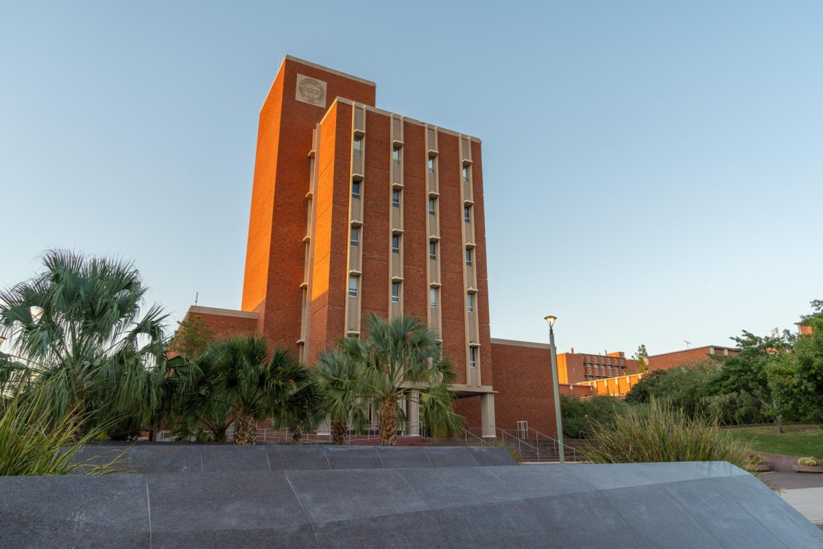 The University of Arizona Administration Building on Sept. 9. The Administration building is located directly next to the Student Union.