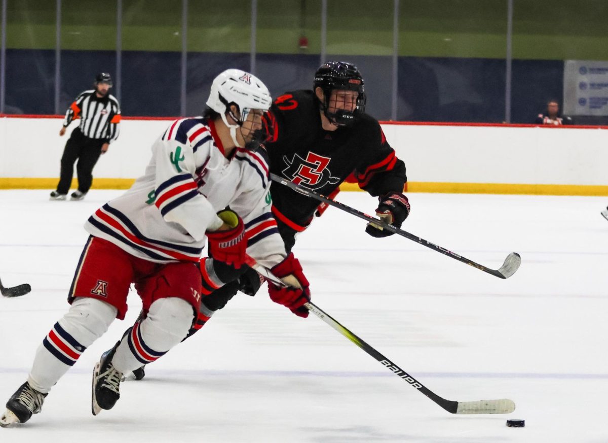 Arizona men’s hockey wins big on road against ASU