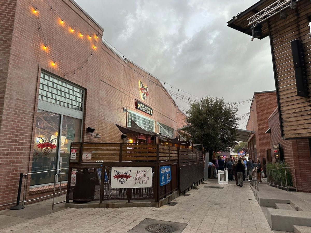 University Boulevard is home to many restaurants that employ workers in the Tucson and university community. Proposition 138 would affect workers with tipped wages, most often in the food service or hospitality industries. 