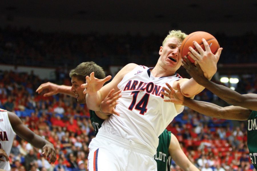 Gordon Bates / Arizona Daily Wildcat 

Arizona Basketball victory against Humboldt State