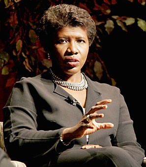 Gwen Ifill, a renowned journalist currently working for PBS, spoke to a full house in Crowder Hall yesterday afternoon about her career and the path she took to get there.