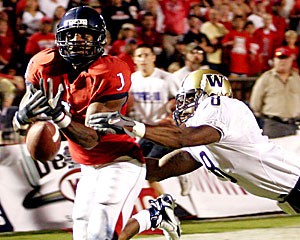 Senior wide receiver Syndric Steptoe cant hold on to a pass from Willie Tuitama in the third quarter of Arizonas 21-10 loss to Washington Saturday at Arizona Stadium. The drop came on third-and-goal from the 24-yard line when the Wildcats trailed 21-3. Arizona missed a 41-yard field goal on the next play.