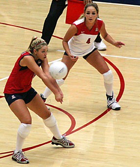 UA sophomore libero Brittany Leonard digs the ball in Arizonas four-set loss to ASU Sept. 22 in McKale Center. Leonard and the Wildcats begin a critical road trip tonight at Oregon State, who has the same 0-5 Pacific 10 Conference record as Arizona does.